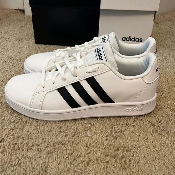 Adidas sneakers size 5 US womens
